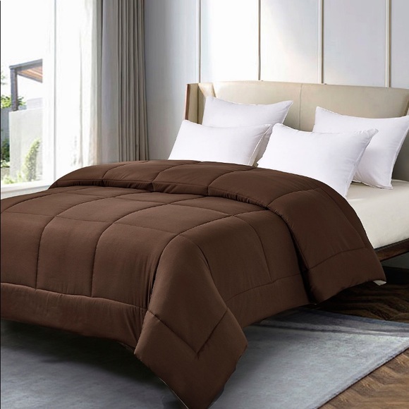 Other - Reversible Down Alternative Full/
Queen Comforter